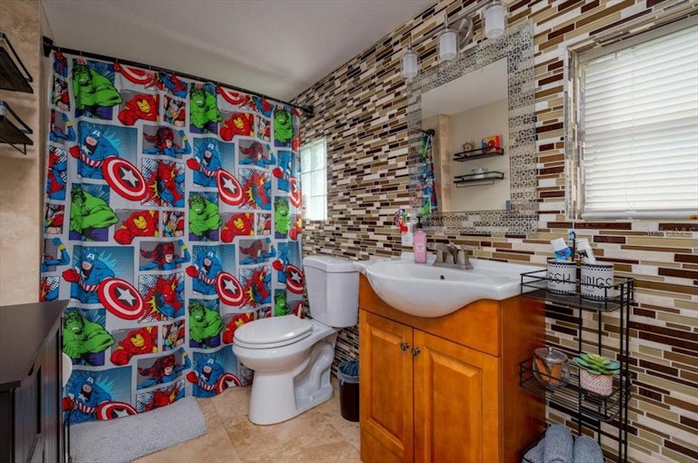 Photo 17 of 30 - 1802 Lenna Ave, Seffner, FL 33584