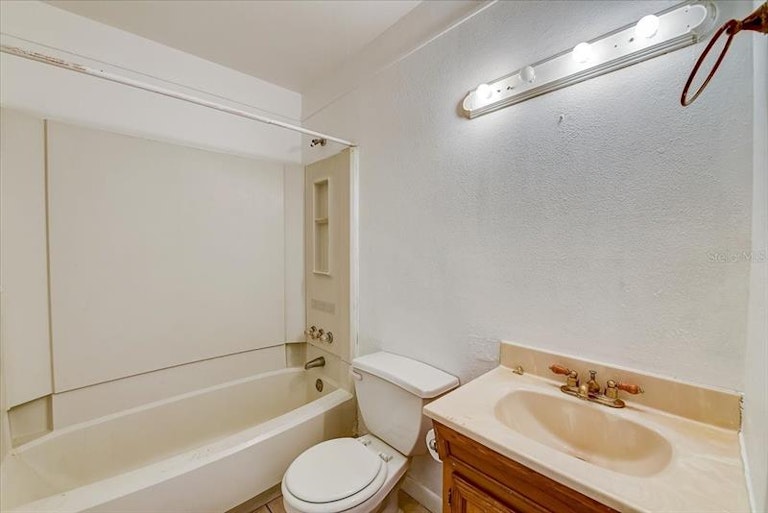 Photo 8 of 19 - 3879 Nighthawk Dr, Palm Harbor, FL 34684