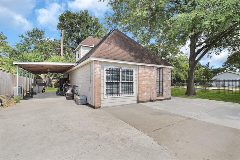 Photo 22 of 24 - 10802 Clark Rd, Houston, TX 77076