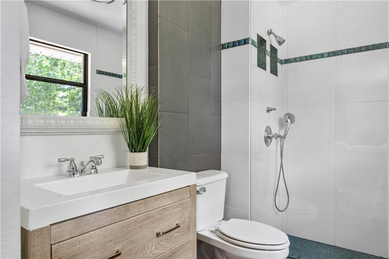 Photo 14 of 26 - 109 Shannon Ln, Georgetown, TX 78628