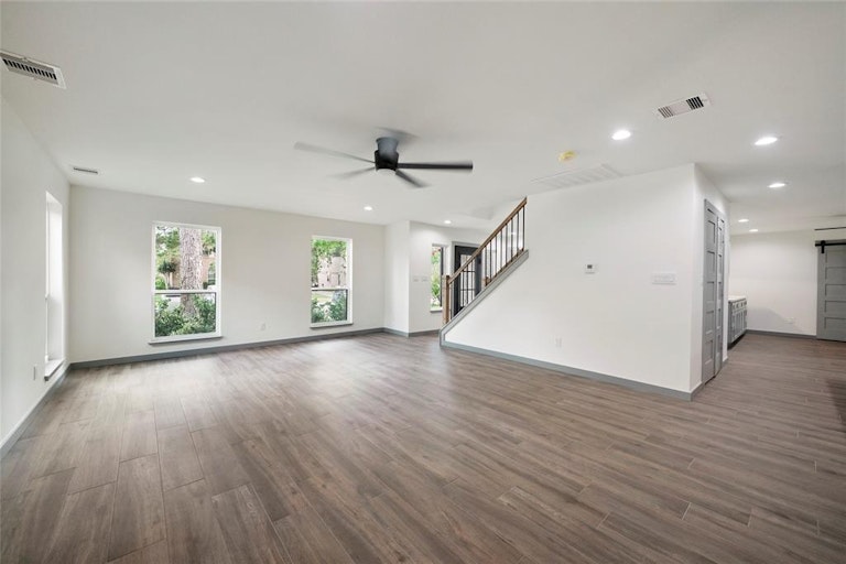 Photo 14 of 31 - 5402 Enchanted Mist Dr, Humble, TX 77346
