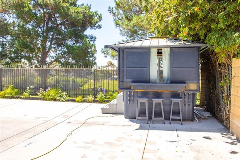 Photo 33 of 43 - 16595 Escalon Dr, Fontana, CA 92336