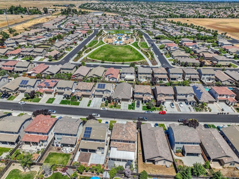 Photo 30 of 35 - 4848 Ammolite Way, Elk Grove, CA 95757