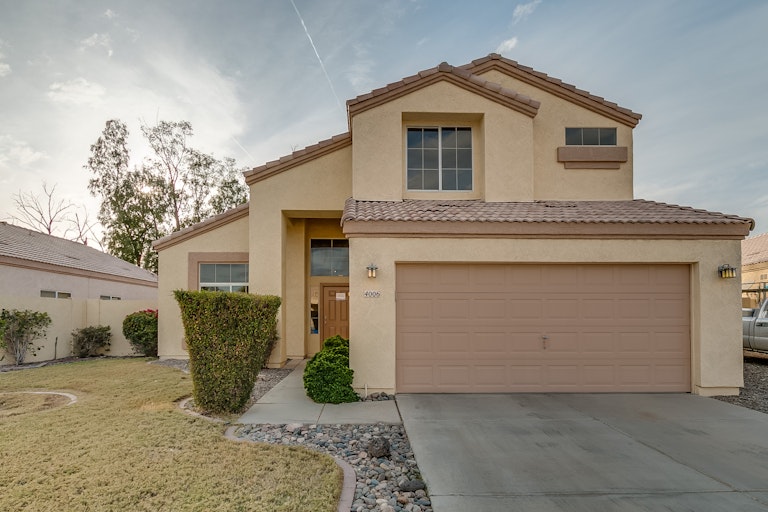 Photo 1 of 33 - 4006 N Copenhagen Dr, Avondale, AZ 85392