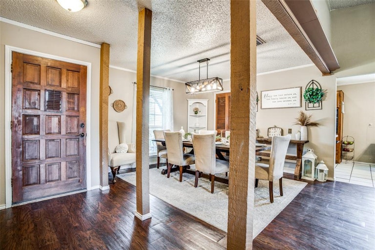 Photo 17 of 36 - 3008 Kensington Dr, Mesquite, TX 75150