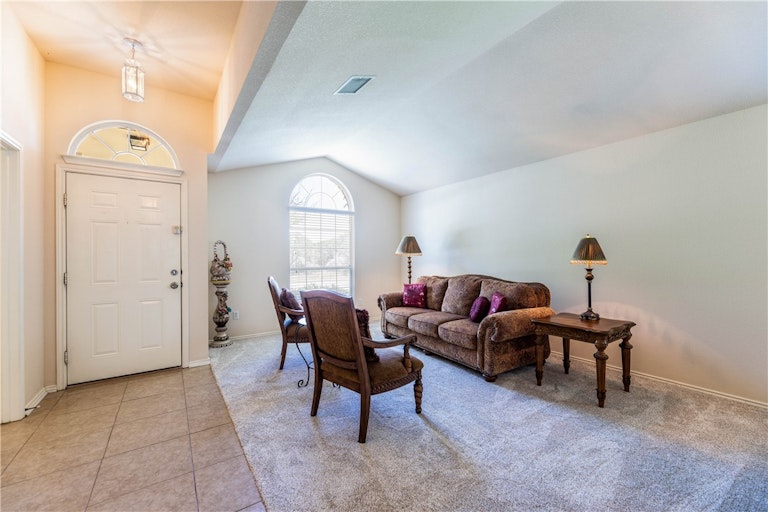 Photo 9 of 33 - 3216 Winding River Trl, Round Rock, TX 78681