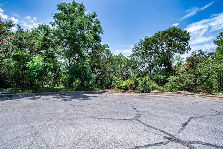 Photo 30 of 37 - 1501 Wilson Heights Dr, Austin, TX 78746