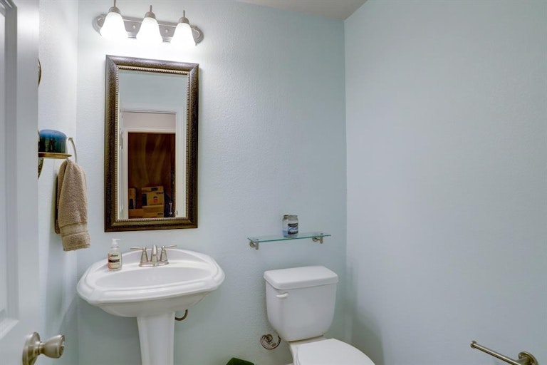 Photo 12 of 28 - 3118 Manzanita Ln, Manvel, TX 77578