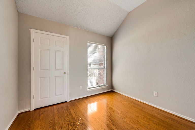 Photo 15 of 28 - 2705 Granite Ave, Sachse, TX 75048