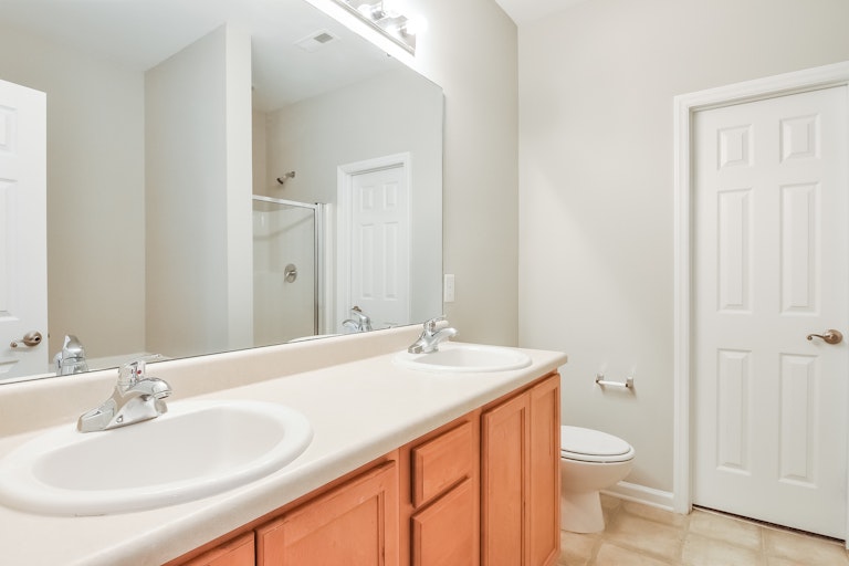 Photo 12 of 25 - 3003 White Cloud Cir, Apex, NC 27502