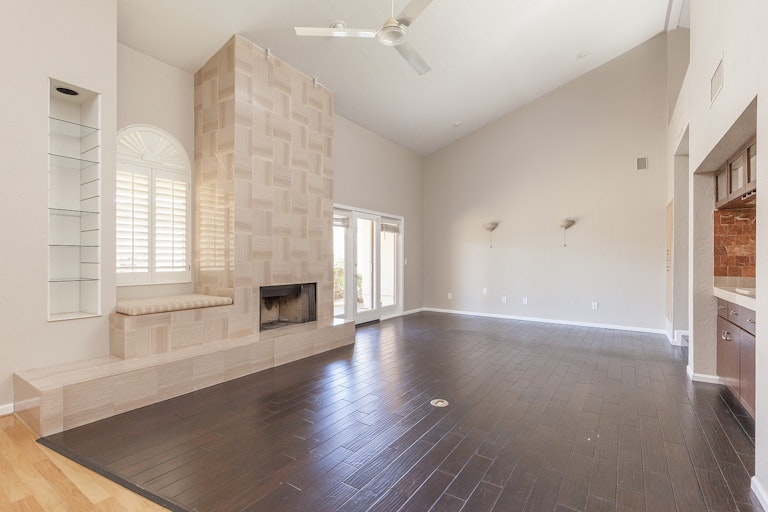 Photo 7 of 26 - 2539 E Carol Ave, Phoenix, AZ 85028
