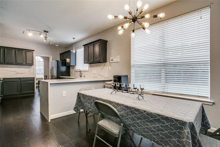 Photo 4 of 25 - 803 Livingston Dr, Allen, TX 75002