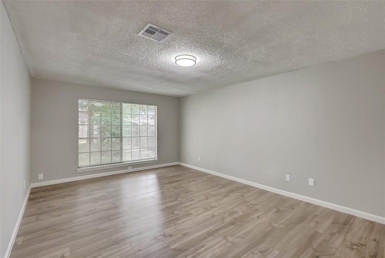 Photo 25 of 46 - 14002 Cedar Point Dr, Houston, TX 77070