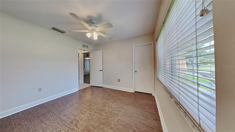 Photo 10 of 15 - 12291 70th St, Largo, FL 33773