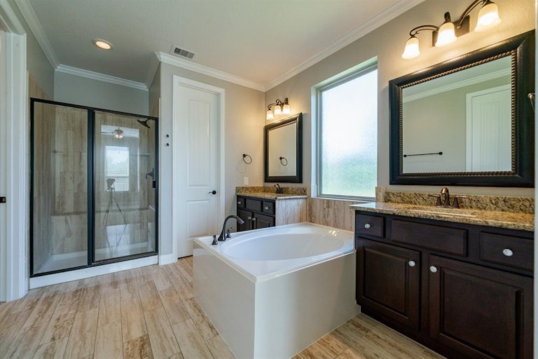 Photo 25 of 43 - 91 Hearthshire Cir, Magnolia, TX 77354