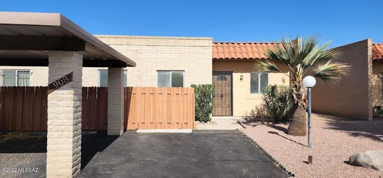 Photo 1 of 15 - 908 S Pantano Rd, Tucson, AZ 85710