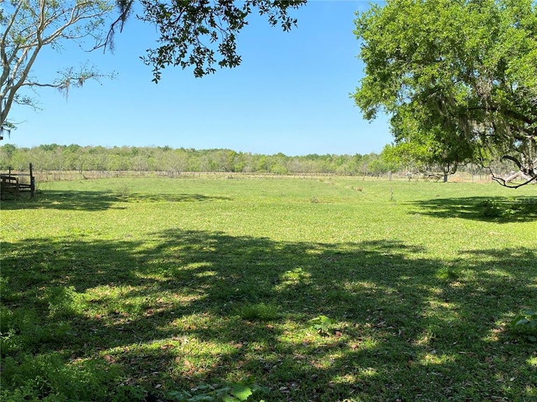 Photo 11 of 25 - 2330 N Valrico Rd, Seffner, FL 33584