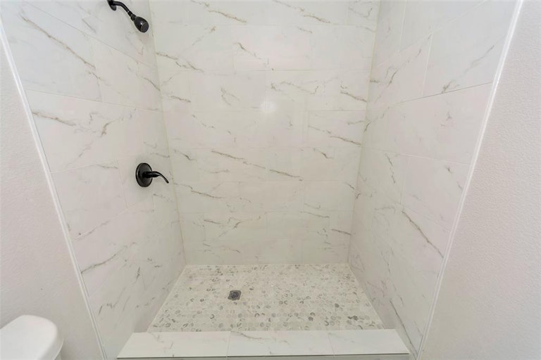 Photo 14 of 34 - 1341 Stafford Dr, Fort Worth, TX 76134
