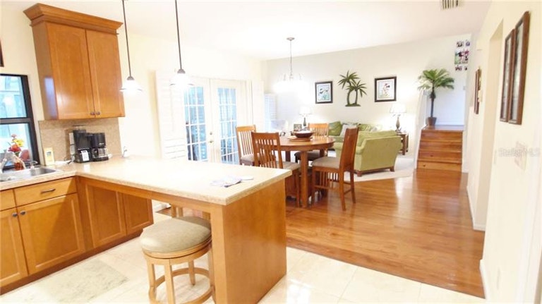 Photo 7 of 25 - 6470 Edgeworth Dr, Orlando, FL 32819