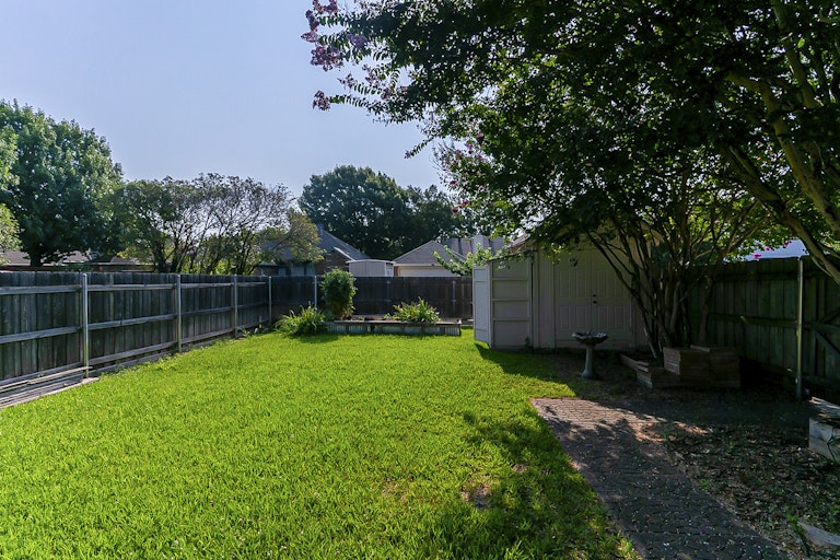 Photo 19 of 20 - 1028 Essex Dr, Cedar Hill, TX 75104
