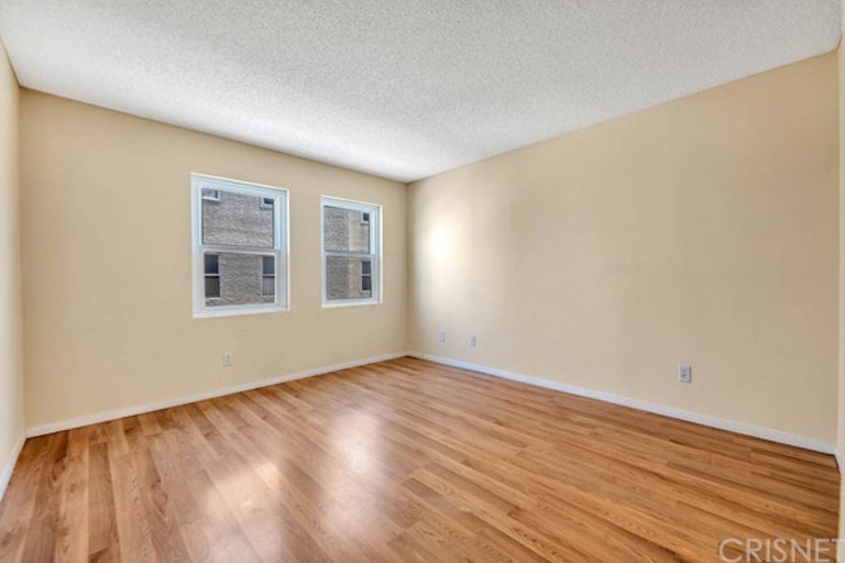 Photo 14 of 22 - 18209 Sierra Hwy #31, Canyon Country, CA 91351