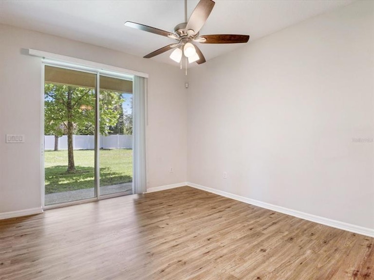Photo 7 of 30 - 8818 Red Beechwood Ct, Riverview, FL 33578