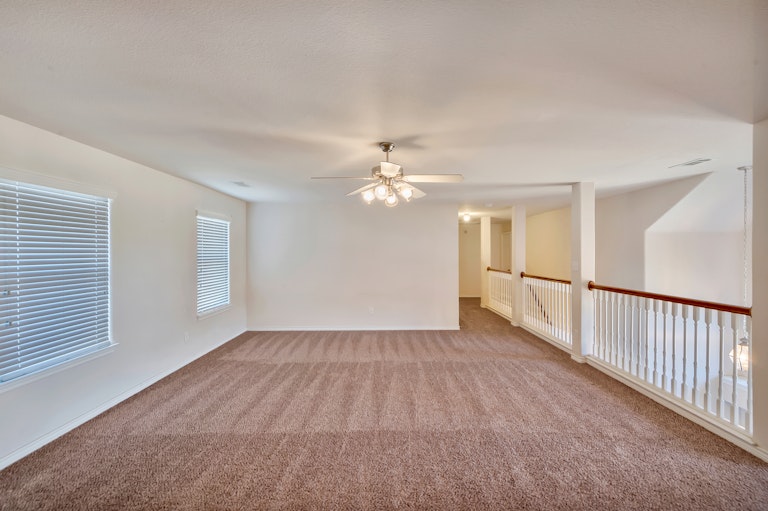 Photo 4 of 27 - 600 Lakewood Dr, Kennedale, TX 76060
