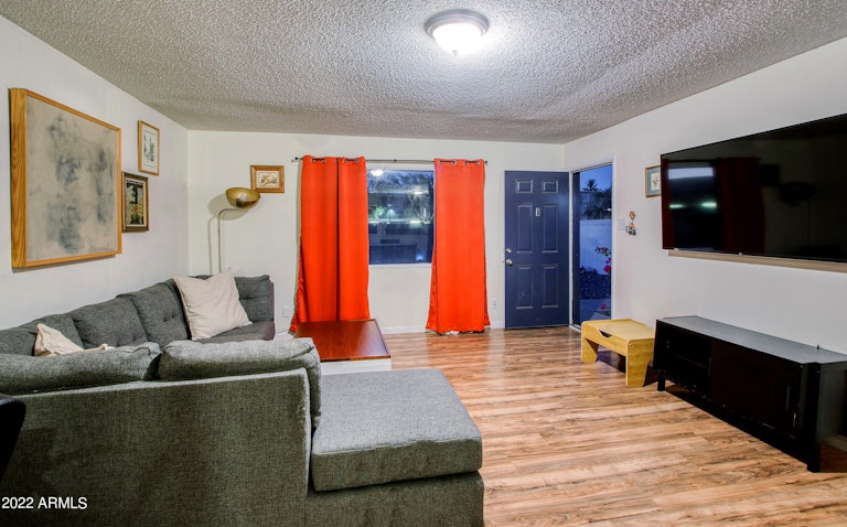 Photo 7 of 41 - 5202 S 46th Pl, Phoenix, AZ 85040