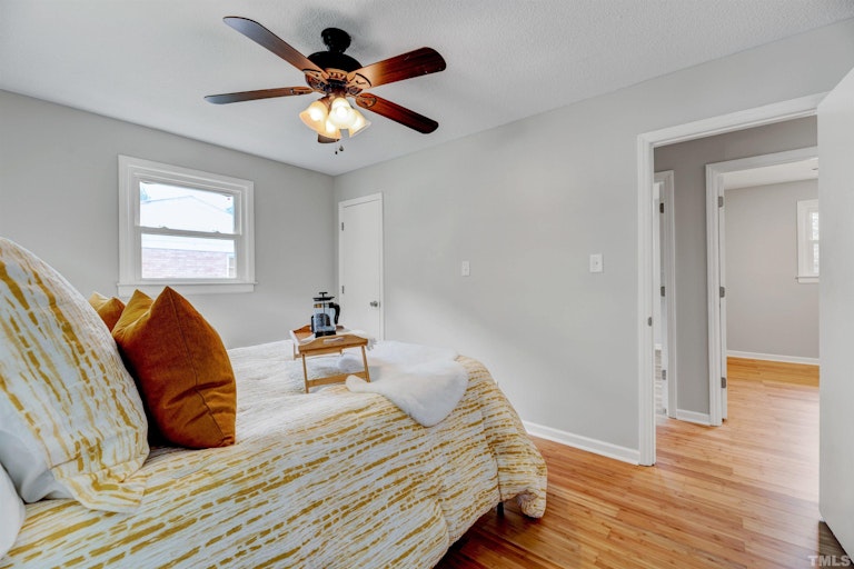 Photo 27 of 36 - 818 Shannon Dr, Chapel Hill, NC 27516