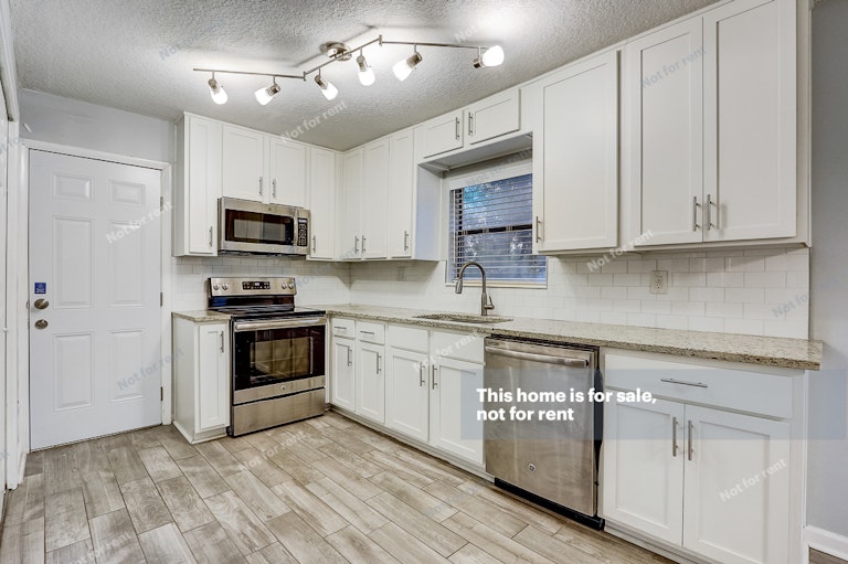 Photo 19 of 27 - 1160 Scotten Rd, Jacksonville, FL 32205