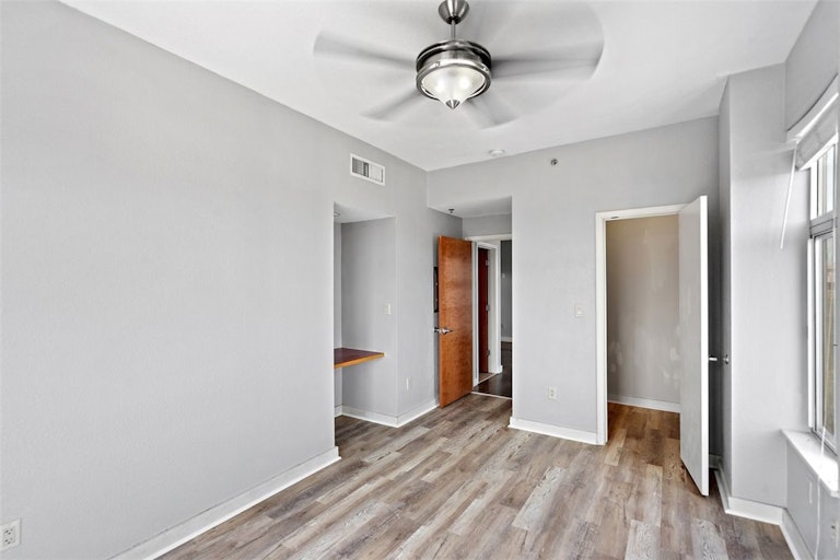 Photo 21 of 32 - 711 W 26th St #701, Austin, TX 78705