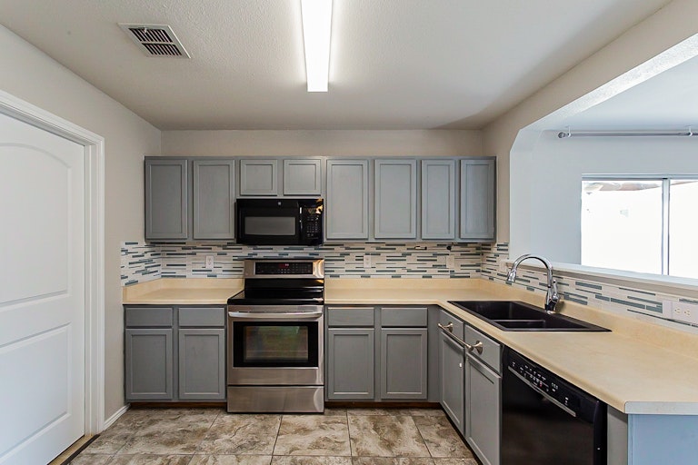 Photo 4 of 20 - 8130 Willow Country, San Antonio, TX 78254