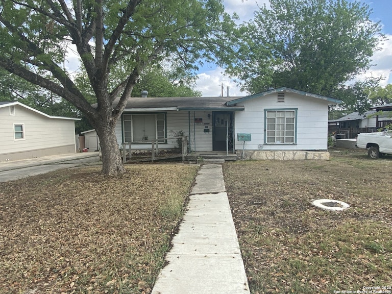 Photo 1 of 16 - 251 Glad, San Antonio, TX 78223