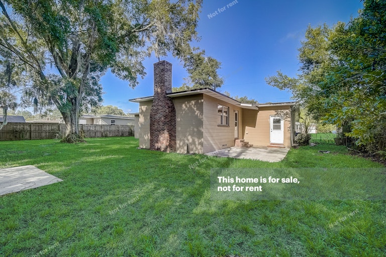 Photo 5 of 29 - 2845 Holly Point Dr, Jacksonville, FL 32277