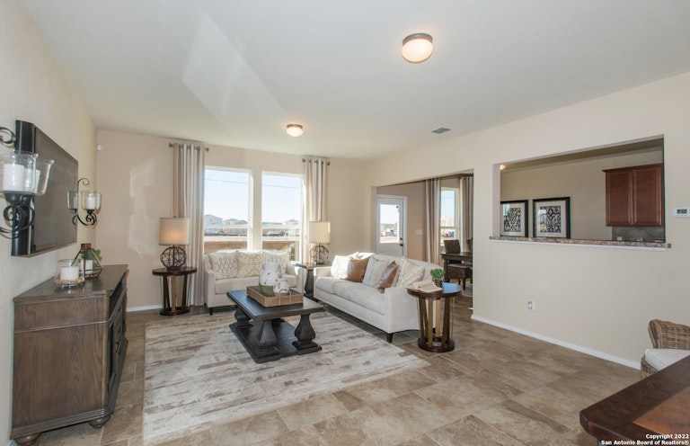Photo 2 of 7 - 6007 Bluestem Way, San Antonio, TX 78218