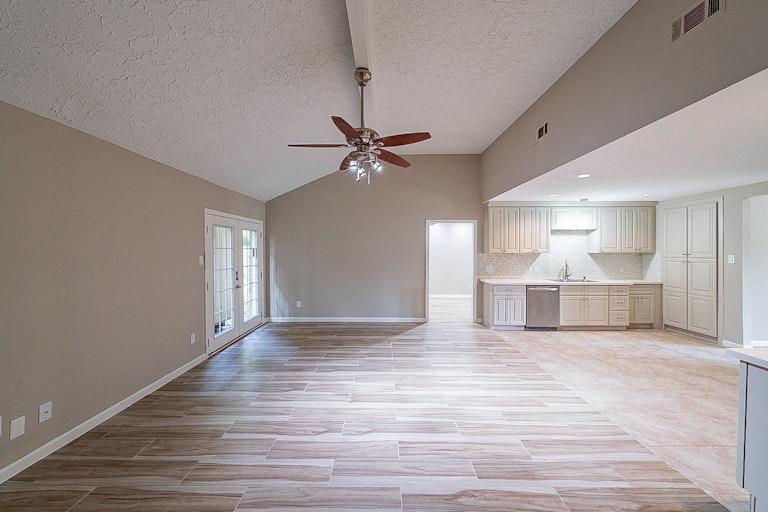 Photo 11 of 32 - 23415 Good Dale Ln, Spring, TX 77373