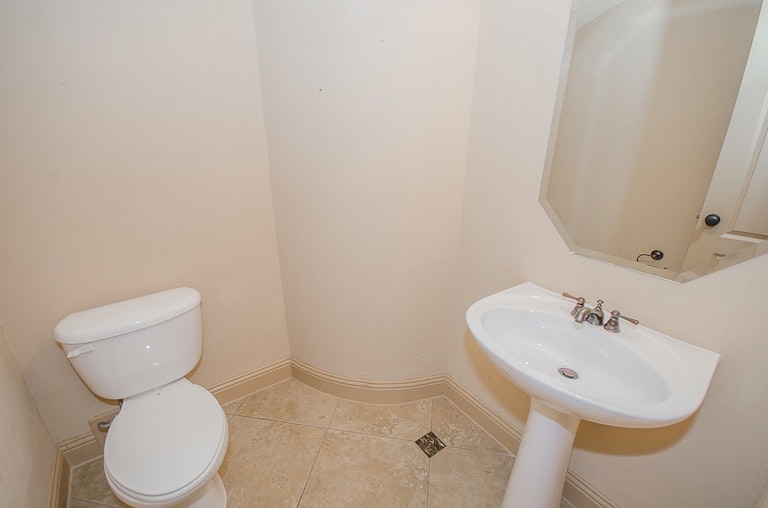 Photo 43 of 47 - 3006 Queen Ann Ct, Arlington, TX 76001