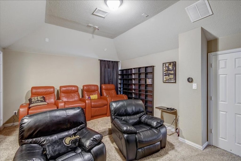 Photo 30 of 40 - 6413 Glenwick Dr, Fort Worth, TX 76123