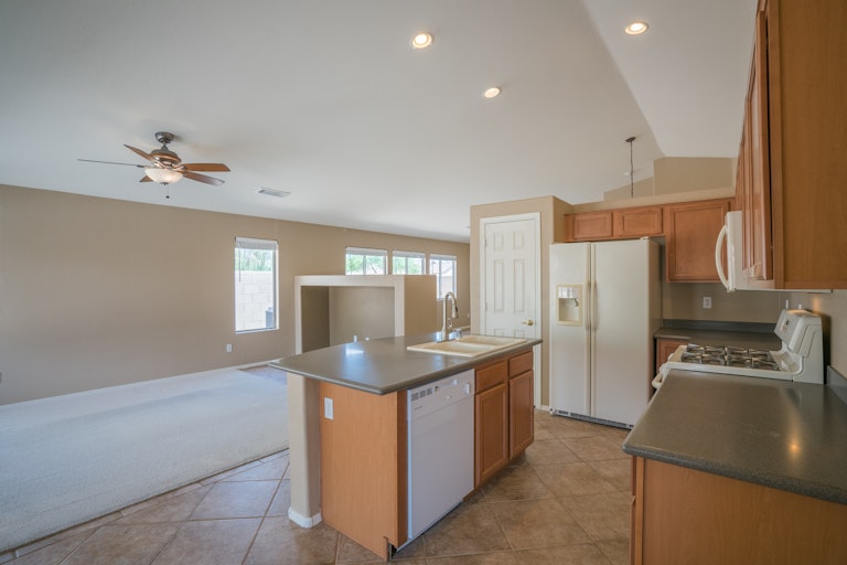 Photo 4 of 25 - 17577 W Ocotillo Ave, Goodyear, AZ 85338