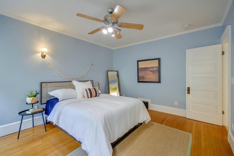 Photo 30 of 47 - 2401 U St, Sacramento, CA 95818