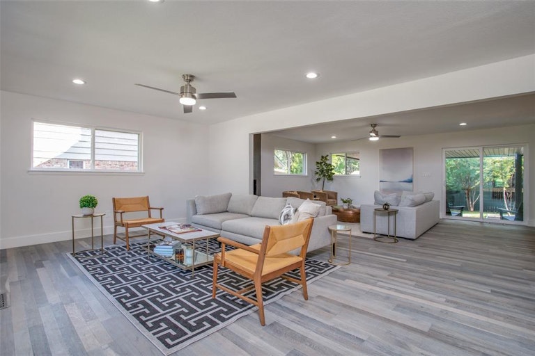 Photo 6 of 31 - 2032 Matagorda Dr, Dallas, TX 75232