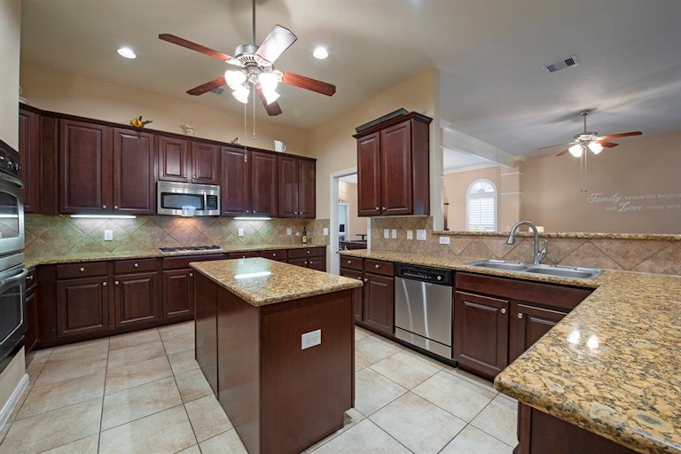 Photo 37 of 48 - 1814 Flagstaff Ln, League City, TX 77573