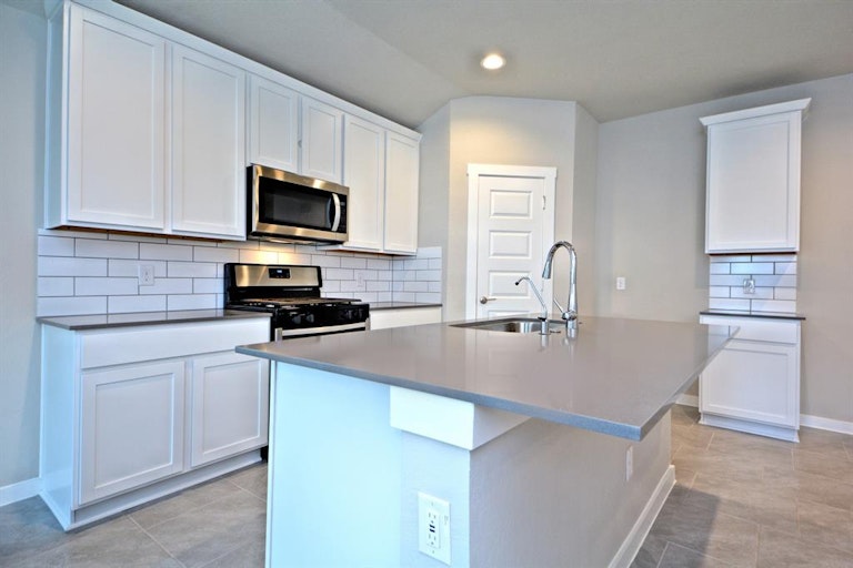 Photo 6 of 25 - 6919 Telford Hollow Trl, Richmond, TX 77407