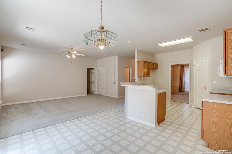Photo 17 of 32 - 6518 Pecan Acres, San Antonio, TX 78240