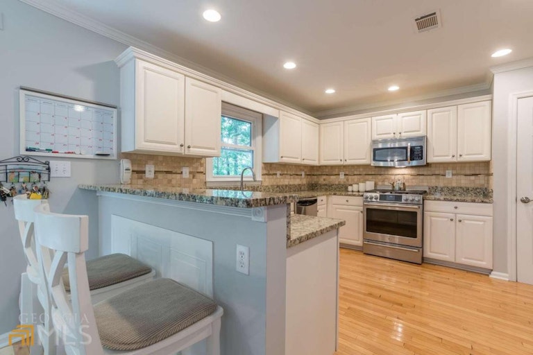 Photo 14 of 72 - 3535 Fairgreen Ct, Douglasville, GA 30135