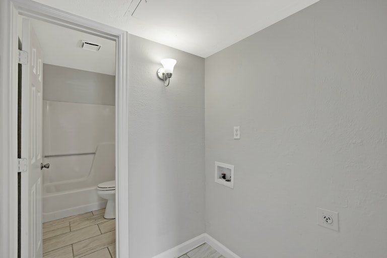 Photo 18 of 25 - 7308 Independence Dr, The Colony, TX 75056