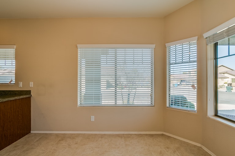 Photo 8 of 29 - 10027 W Flavia Hvn, Tolleson, AZ 85353