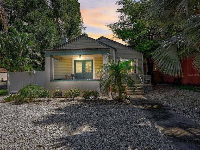 Photo 1 of 42 - 2010 Burlington Ave N, Saint Petersburg, FL 33713
