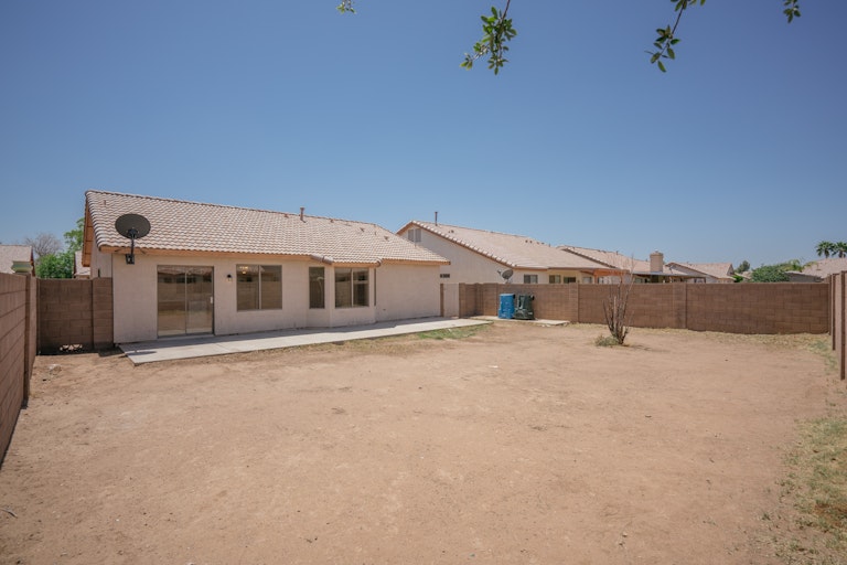 Photo 5 of 24 - 10304 W Medlock Dr, Glendale, AZ 85307