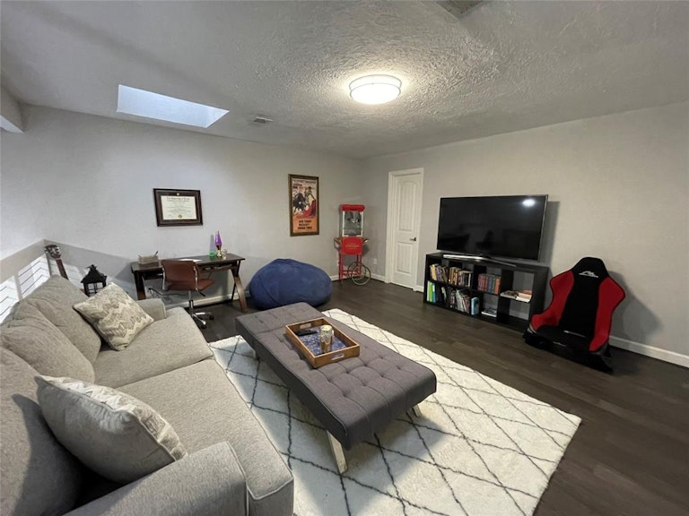 Photo 15 of 28 - 672 N Eldridge Pkwy, Houston, TX 77079